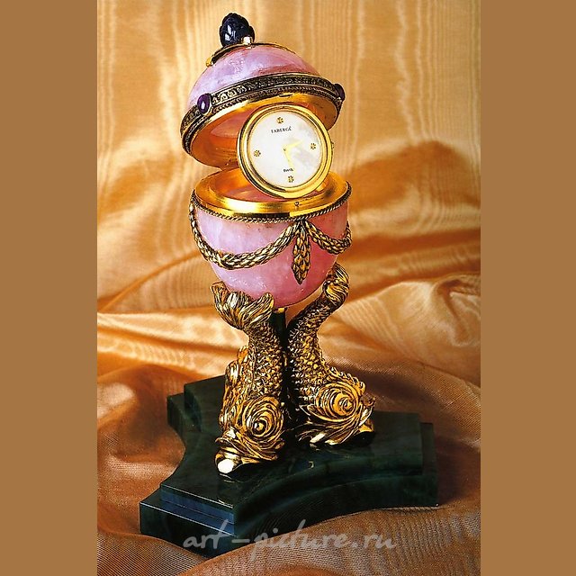 Яйцо Faberge Фаберже с часами из розового кварца в стиле ампир.