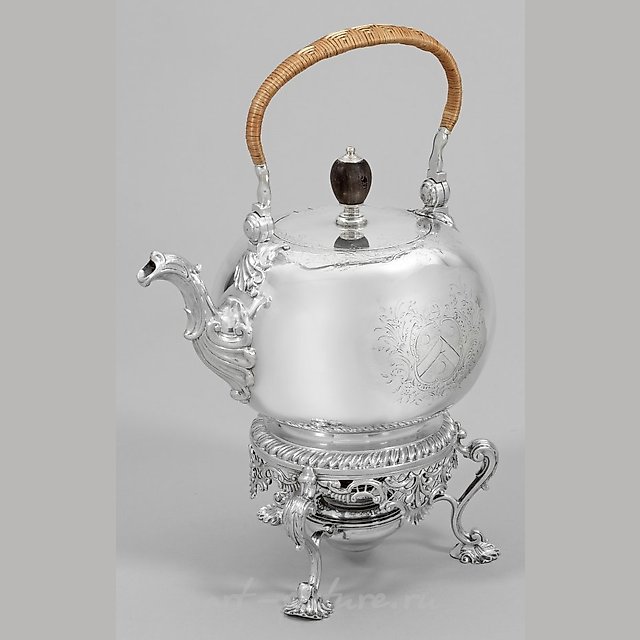Чайник George III с решо из серебра стерлинга, 1764 год