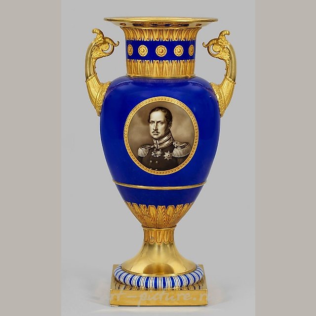 Large KPM Vase, Germany, 19th Century. Porcelain. Portrait of Wilhelm III, King of Prussia.
