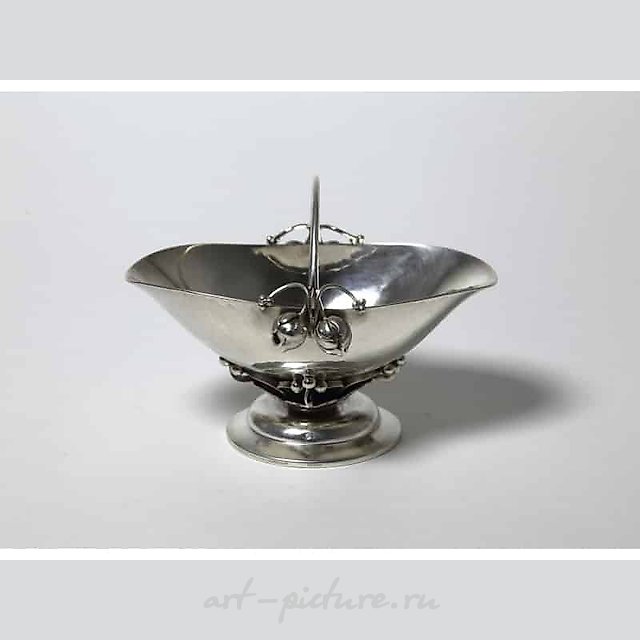 Серебряная вазочка в стиле арт нуво. Дания, г. Копенгаген, Georg Jensen, 1933-1944 гг.