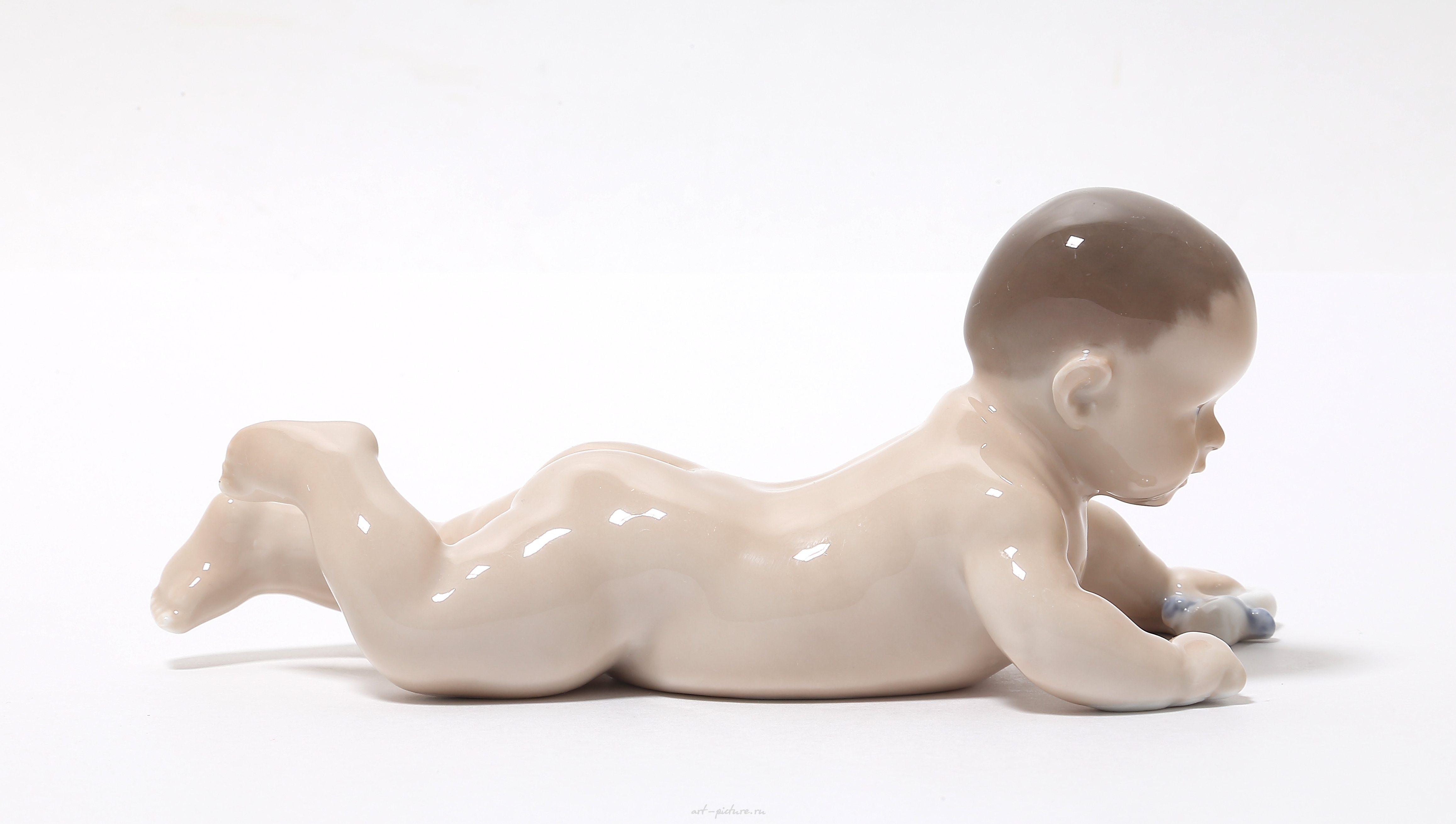 Ползающий ребенок. Дания, г. Копенгаген, Royal Copenhagen