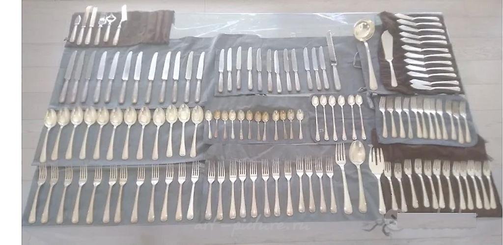 Большой набор серебряных столовых приборов Parma от Buccellati