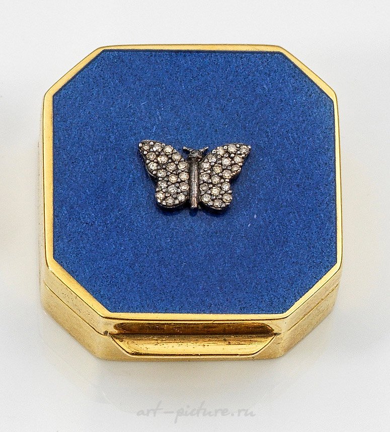 Small pill box