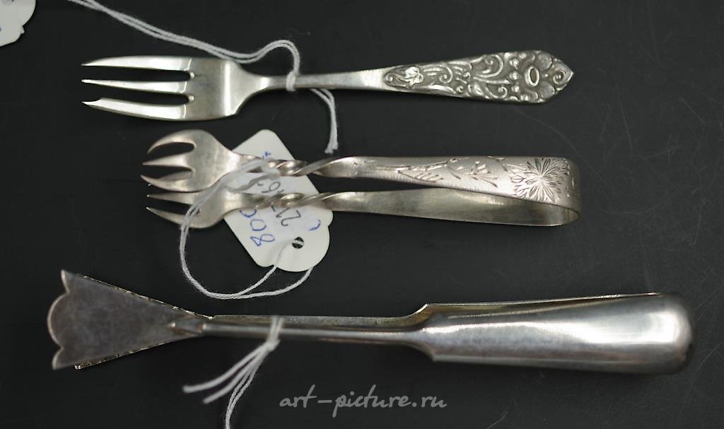 Pair of George IV sterling silver sugar tongs