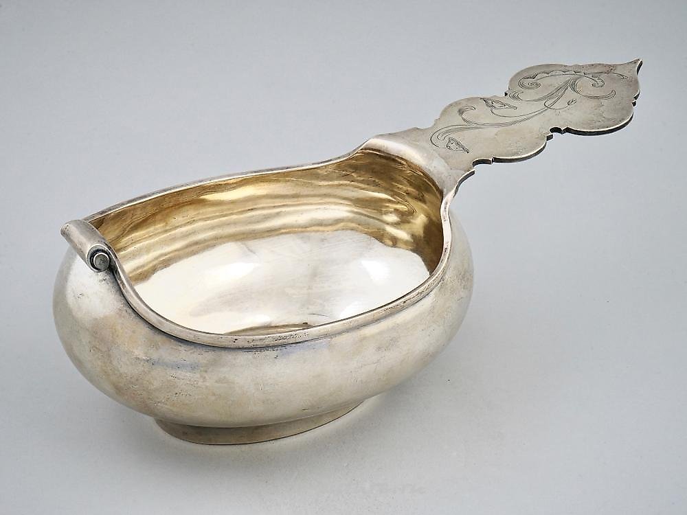 Любавин, 1899-1908 гг. Русский серебряный ковш характерной формы