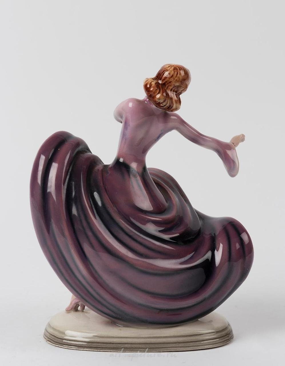 HUTSCHENREUTHER German porcelain statue of a dancing lady wi...
