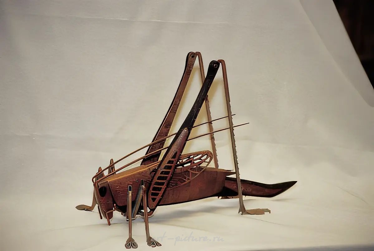 Кузнечик, 2000, дерево, металл, высота 75 см
