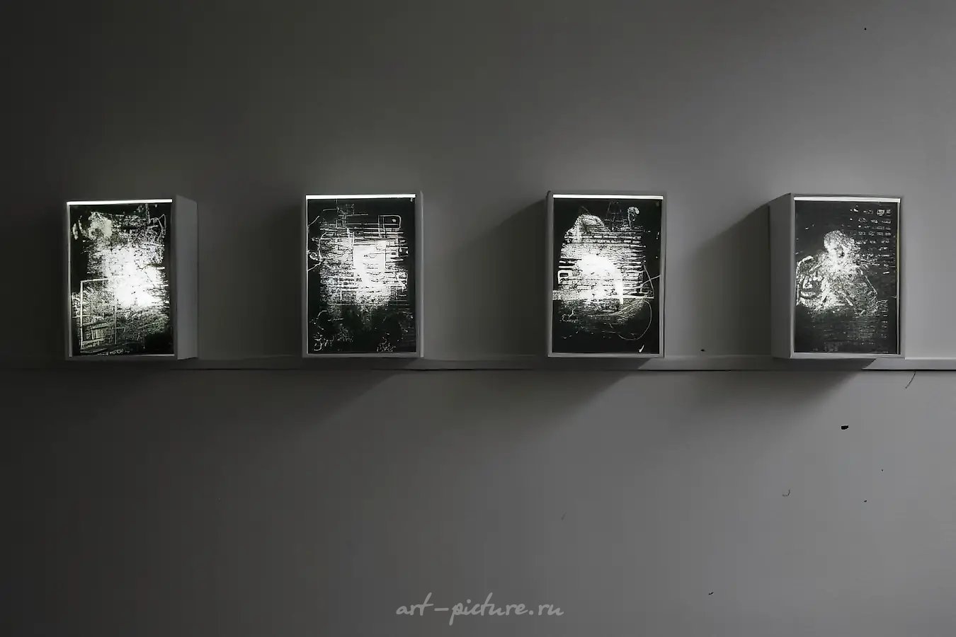 Палимпсесты, 2009, рисунки на копировальной бумаге, лайтбоксы, 21x30x10 см