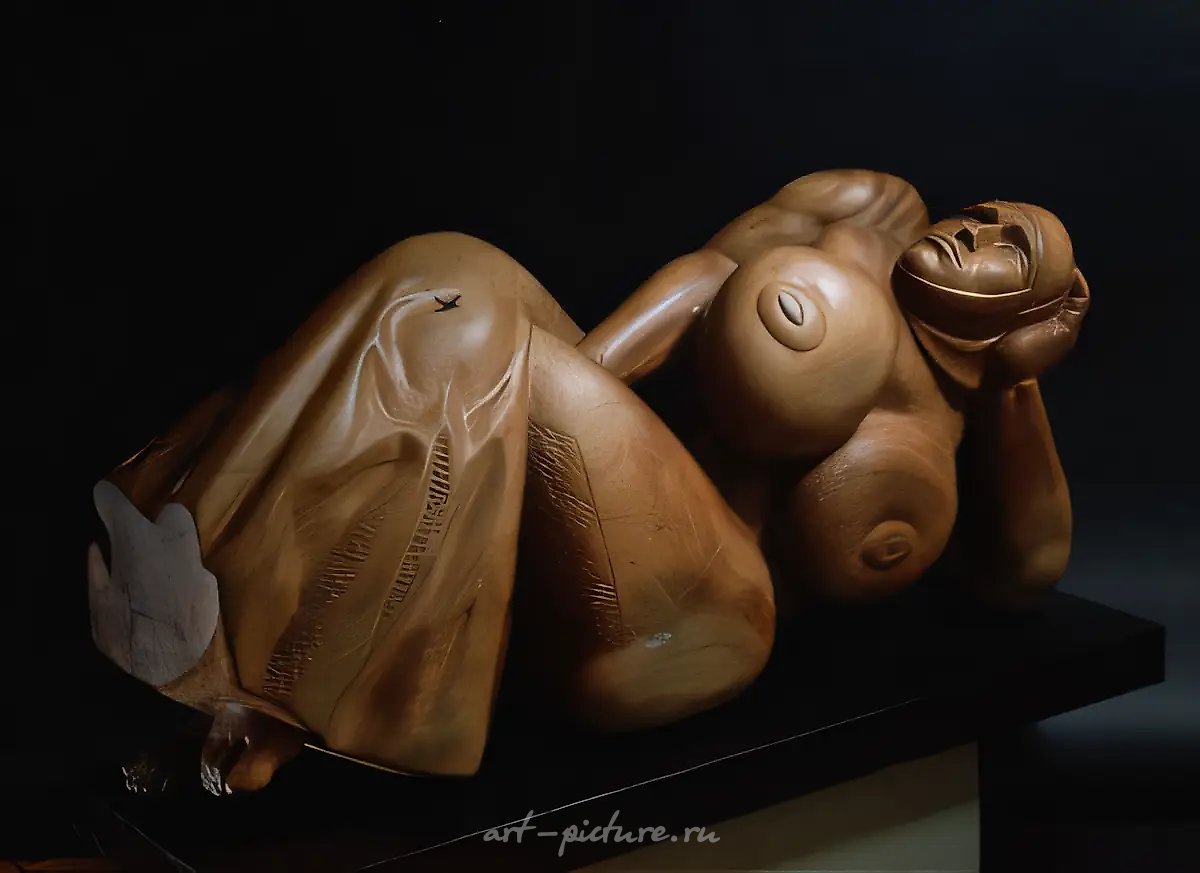 Языческая богиня с птицами., 1990,  дерево, роспись, 130х60х35
