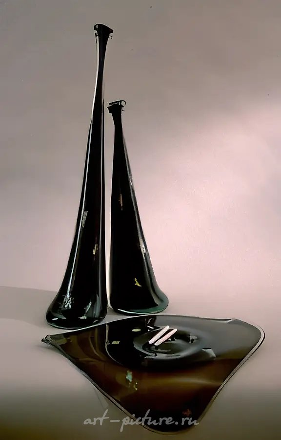 Время тянется              (3 предмета), 1989, стекло, гутная техника, высота 50, 70 Собственность автора