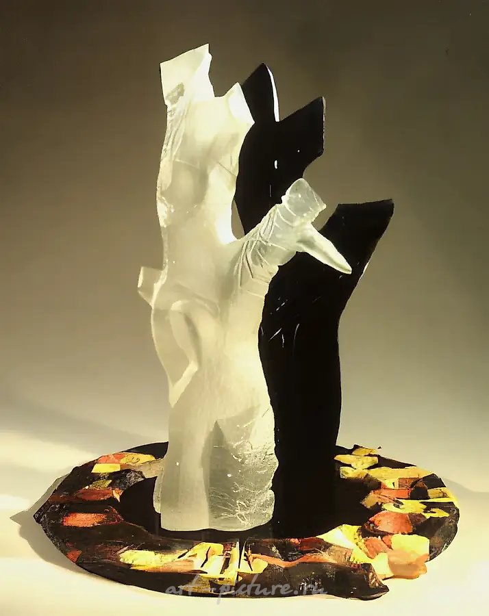 Закат, 1991, стекло, полировка, 70x58x50. Собственность автора