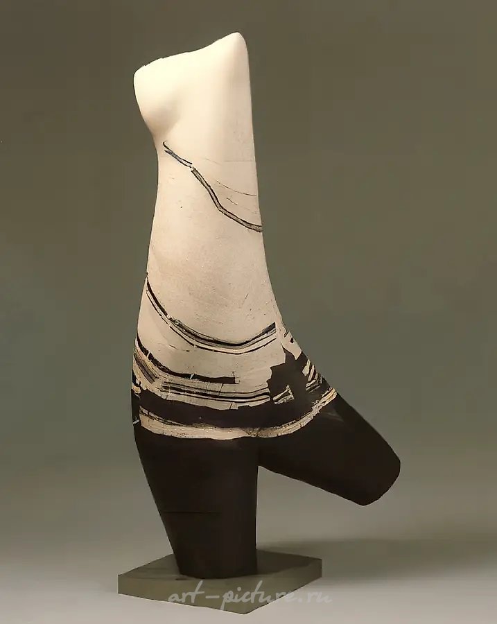 Танец, 1990, шамот, фарфор, лепка, 53х29х19 Находится в частном собрании в Москве