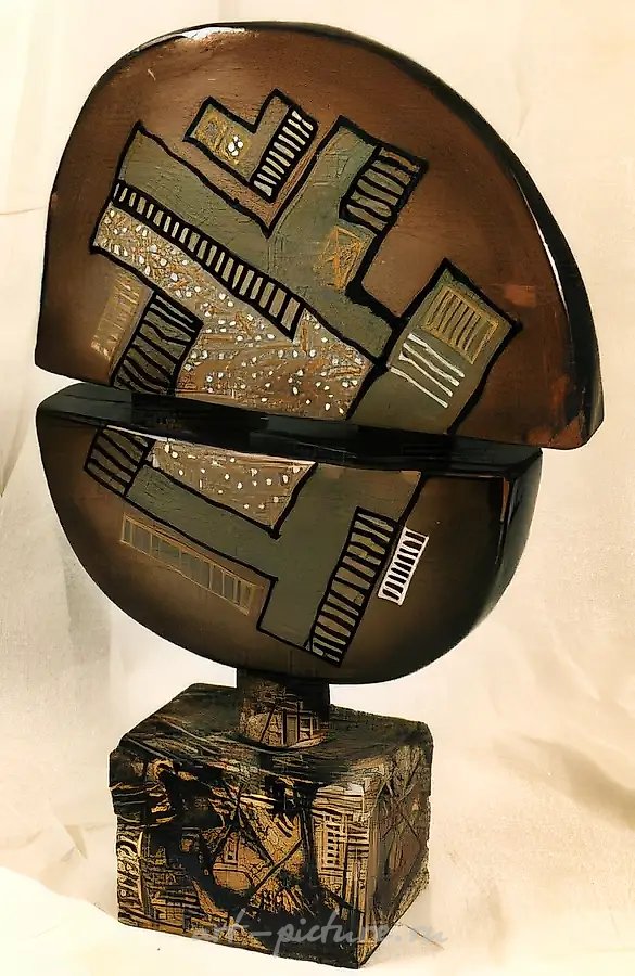 Регтайм, 1986, шамот, ангоб, глазурование, 67х48х17. Собственность автора