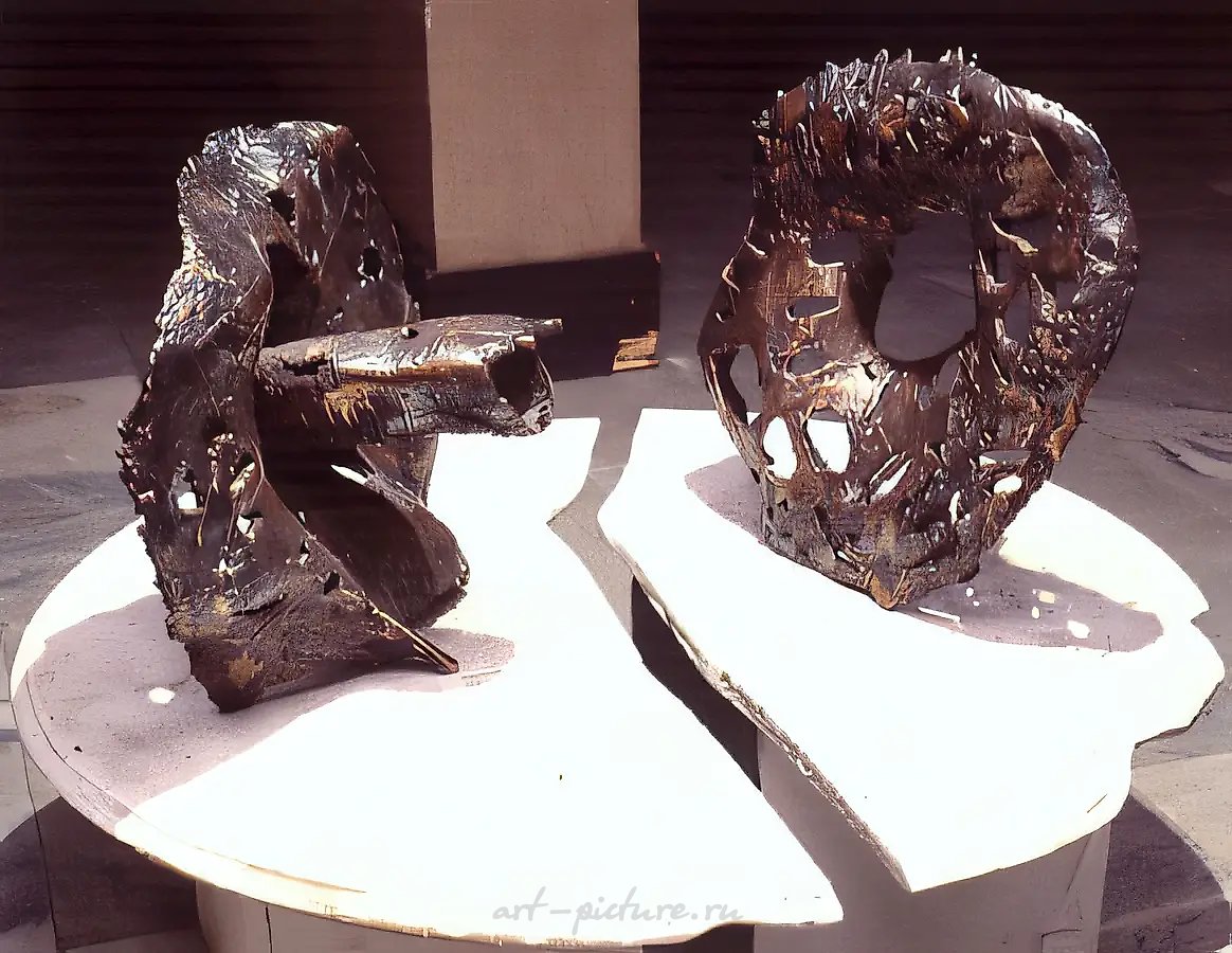Простейшие, 1993, бронза, две части; мрамор, две части, 90x90x50. Собственность автора