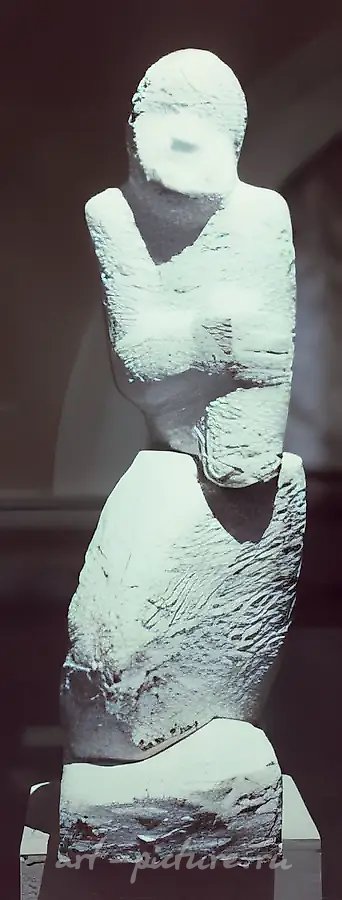 Скульптор, 1989, мрамор, две плиты, 120x50x30. Собственность автора