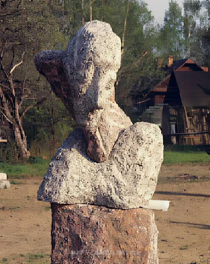 Портрет дочери, 1978, гранит, 50x30x35. Собственность автора