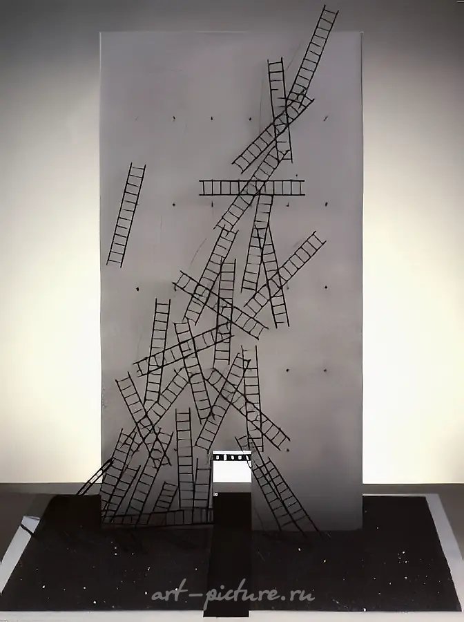 Монумент Пожарной Эвакуации, 1989, стена, 30 пож. лестниц, 30 пож. гидрантов,   Посвящается пожарным, погибшим при исполнении служебного долга.В соавторстве с Сергеем Подъемщиковым.