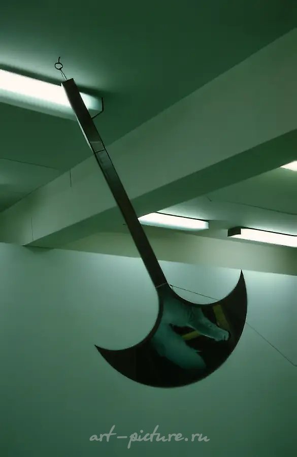 Колодец и маятник (деталь), 1992, Дерево, цв.фотография, 160х70 см Собственность автора