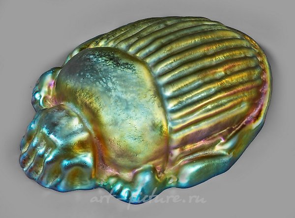 Scarabaeus - Letter of Complaint from Tiffany

In this remarkable piece, we encounter a letter of complaint from the esteemed jewelry house, Tiffany. The title, "Scarabaeus," immediately captures our attention, evoking images of the ancient Egyptian 