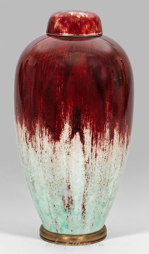 Sèvres lid vase with Sang-de-boeuf glaze