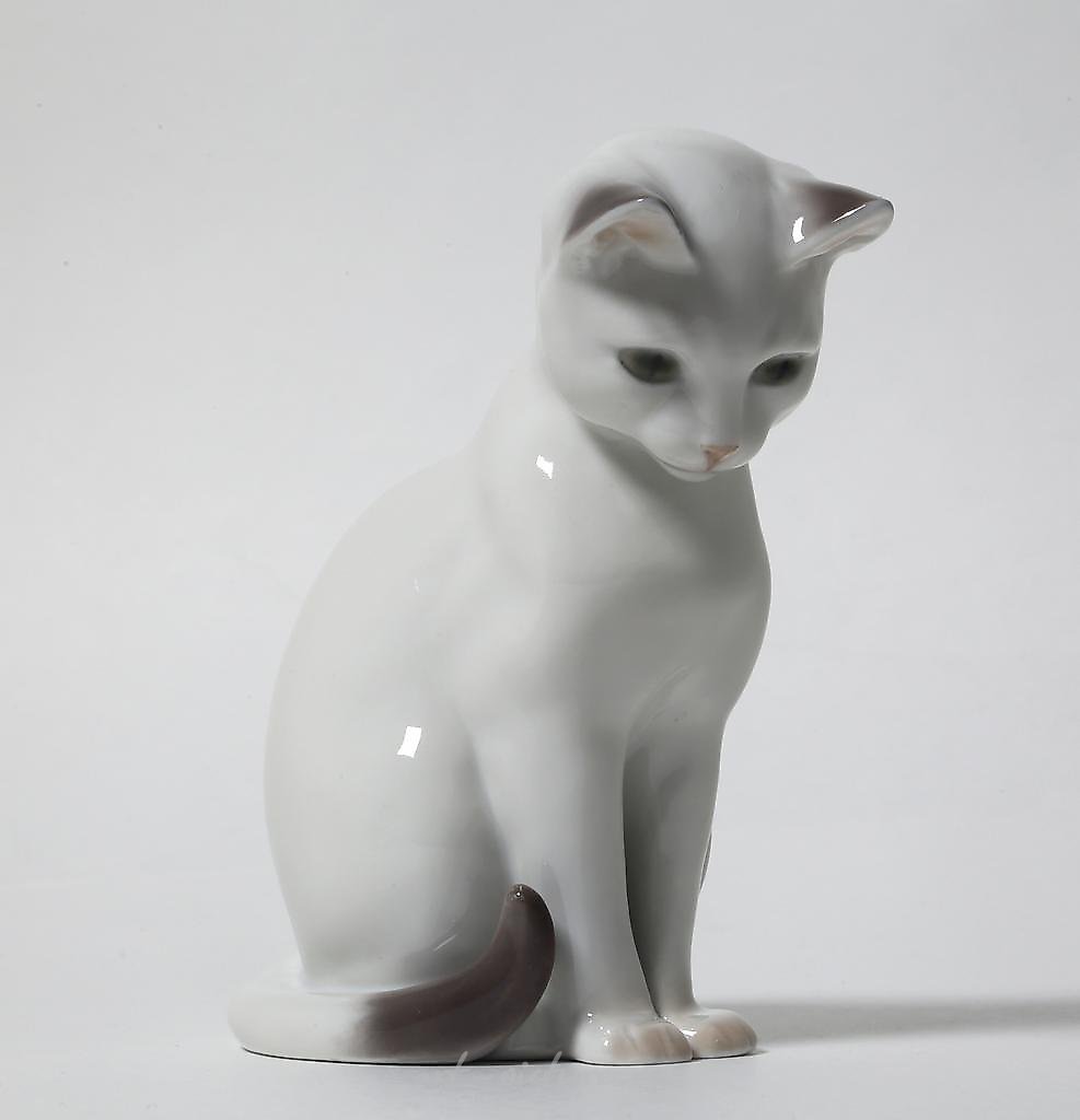 Кошка. Дания, г. Копенгаген, Bing & Grondahl